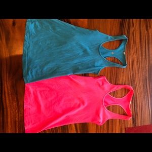 Lululemon camis size 6